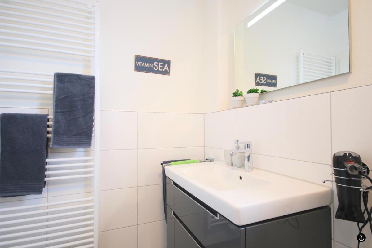Kapitaenshaus 1 Apartment Kellenhusen Bagian luar foto